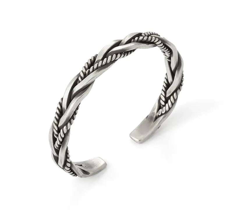 SEVN™ Twisted Bracelet