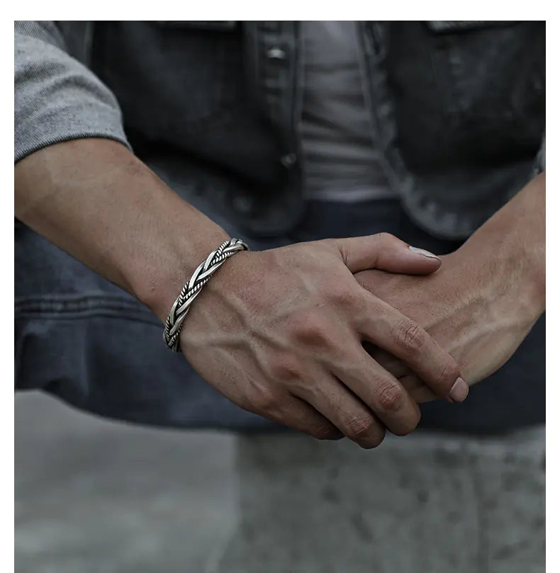 SEVN™ Twisted Bracelet